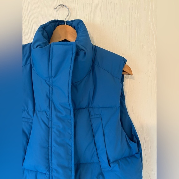 Simon’s Twik Blue Puffer Vest - Picture 3 of 10